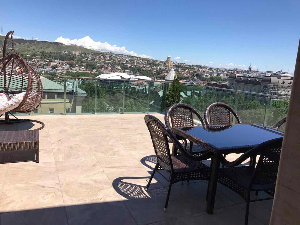 Lesya Apartment With Terrace Тбилиси Екстериор снимка